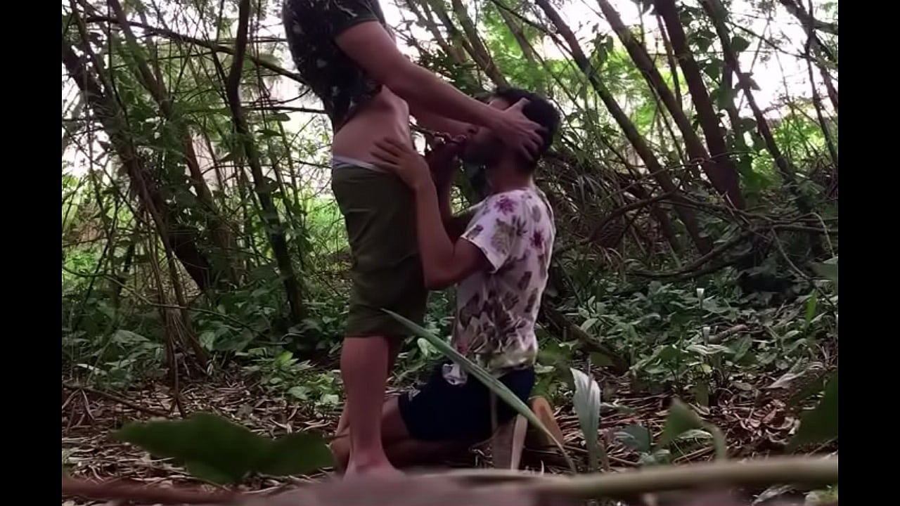 Chupando o h&eacute;tero discreto sigiloso e fora do meio