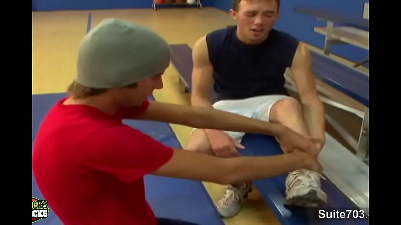 Sexy gay jocks fucking in the gym