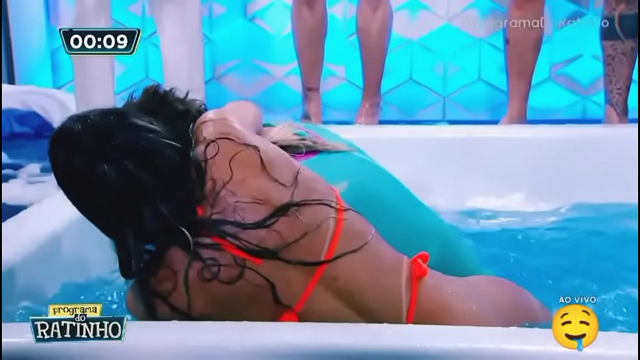 Rhenata Schmidt & Mulher Mel&atilde;o Na Banheira