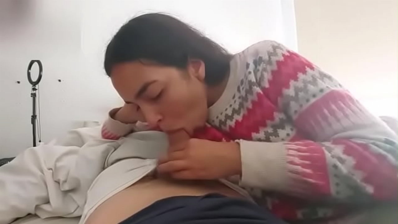 Я люблю заставлять пенис моей кузины взрываться спермой - я делаю это дважды