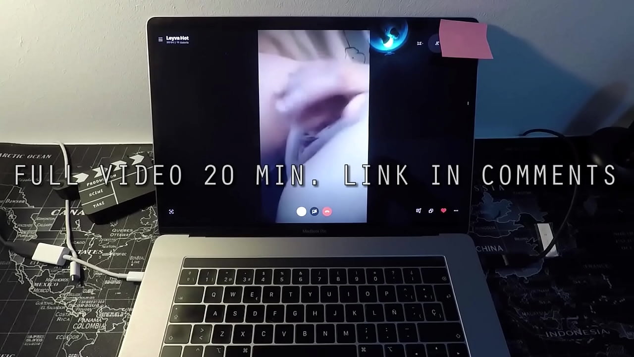 Leyva Hot ctdx Busty mature woman masturbating herself in front of the webcam