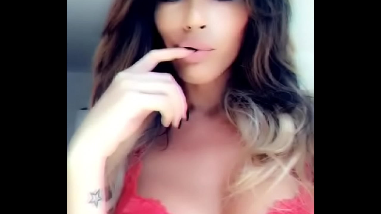 Isabella en Ibiza, guapa transexual muy sexy ofreciendo su compa&ntilde;&iacute;a en la isla