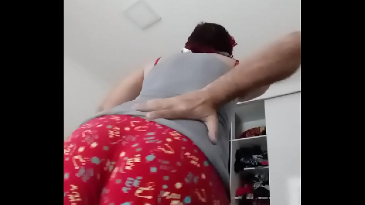 de shortinho vermelho cavado