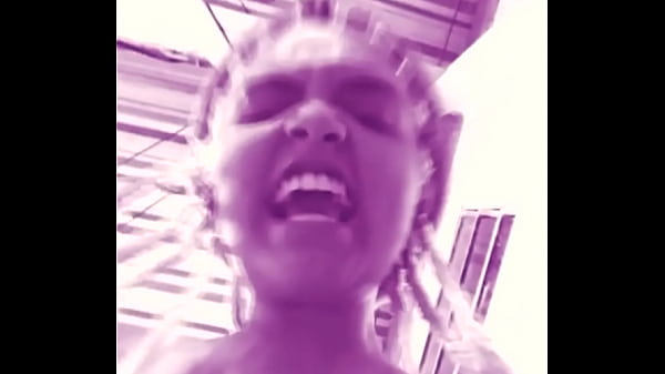 Nabrisa posta v&iacute;deo nua