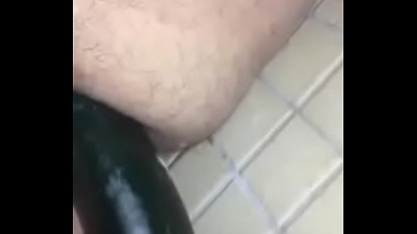 Me masturbo analmente  