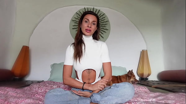 FORESKIN vs. CIRCUMCISED PENISES - Tutorial with Roxy Fox