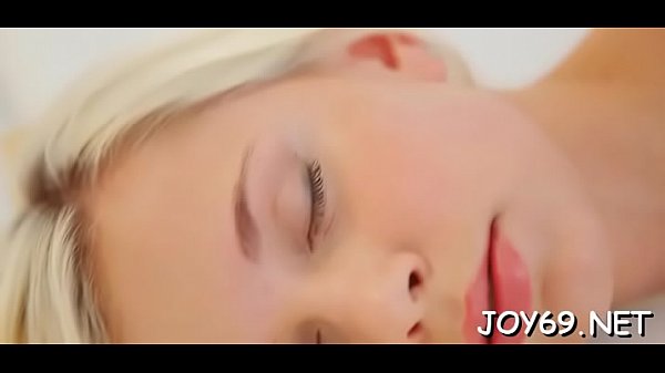 Babe in a softcore solo play  