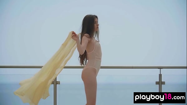 Glamorous all natural brunette babe poses naked outdoor  