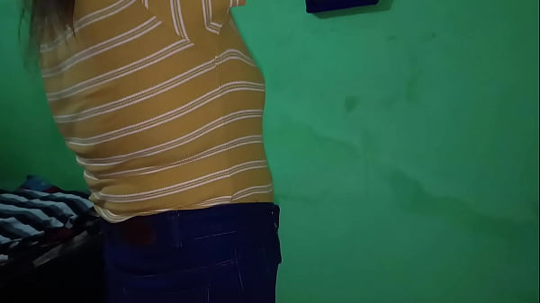 indian desi girl takes vibrator inside her big Ass..