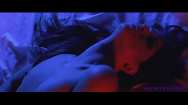 MILF WITH SMALL TITS MASTURBATING AND SHOWING HER PUSSY