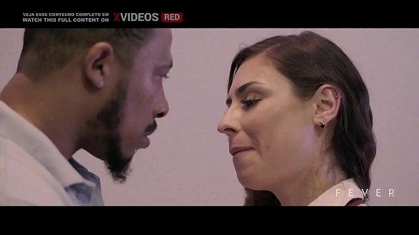 Emme White: Interracial entre neg&atilde;o do pau grande e branquela madura