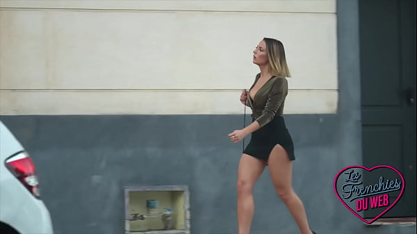 Cette coquine se fait baiser sauvagement