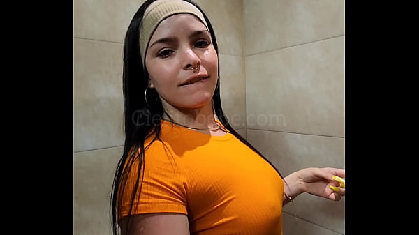 Cielitobebe la ven garchando en el ba&ntilde;o de la Shell (ADELANTO)