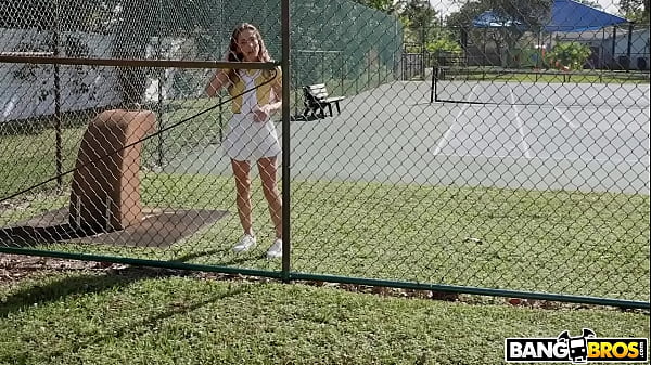 Alexis Rides The Bus