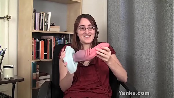 Horny Yanks Girl Silvia Masturbating