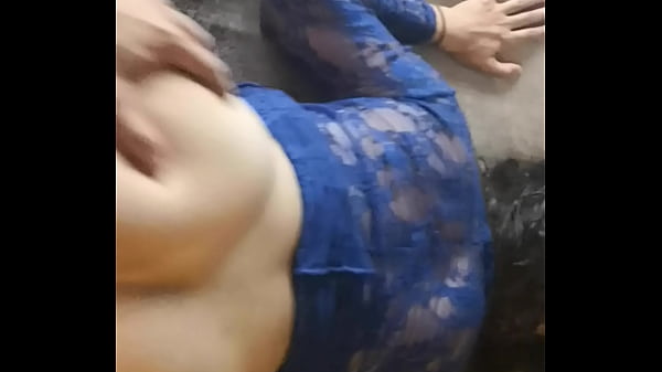 Me lo cojo porque mi marido ya no me atiende. Su amigo es tan caliente 