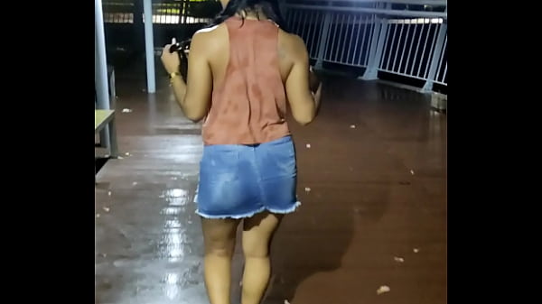 Leyne Rodr&iacute;guez. Mamada a mi mejor amigo bajo la lluvia  