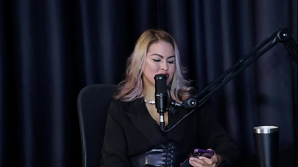 bio hot interview w subs espa&ntilde;ol 