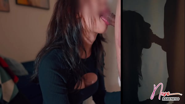 靈活的舌頭和肉棒互相纏綿，最後張開嘴直接射進喉嚨！