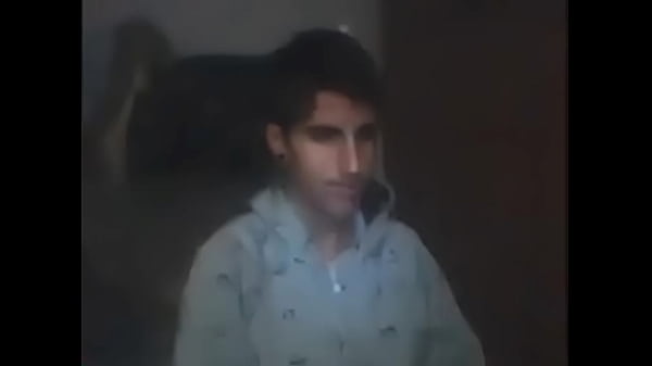 PENDEJO PAJERO SE MASTURBA POR WEBCAM