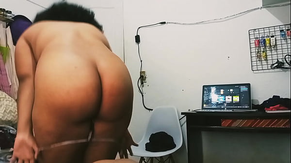 Grabando y espiando a mi mujer. Casi se da cuenta.