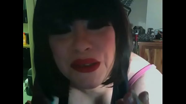 Chubby UK Mistress Smoking 3 Filterless Cigs  
