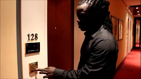 Black Monster zerfickt mich im Hotel