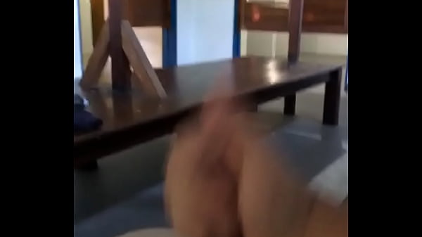 Pendejo puto se hace paja en lugar p&uacute;blico  