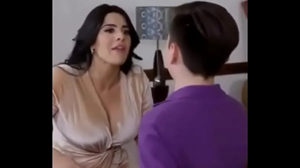 hot milf drag her 's friend in her house and kiss him