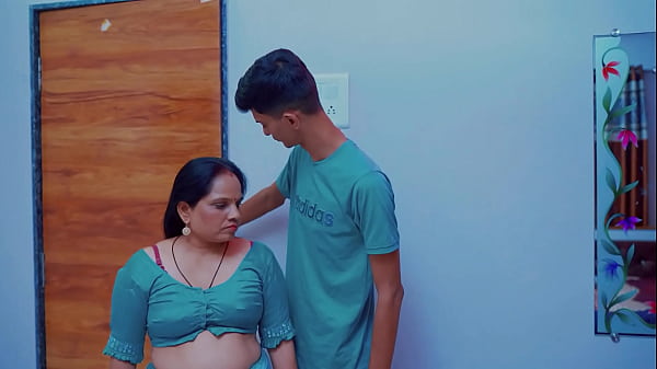 Indian desi milf Bhabhi gave sexual pleasure to her young devar