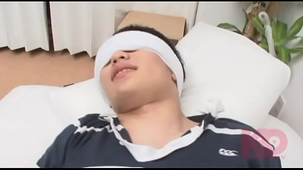 (1/2)18歳の身体は感度良好!!チンポはギンギン、感じまくり!!