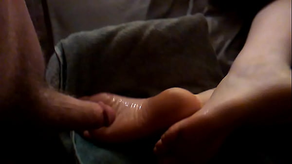 Pissing on slutty used feet