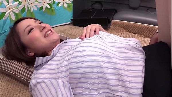 同じ職場で働く男女の意識調査と称して昼休み中の男女会社員にインタビュー。同じ会社の上司と部下、だいすけさん(30)となつみさん(23)。お互いの性を意識せずに過ごせるなら、エアーSEXもできるはず！？最後まで興奮しなければ賞金獲得！怪しげなインタビューに警戒する二人だが賞金を目にすると急にやる気満々に。https://bit.ly/3yhsETY  