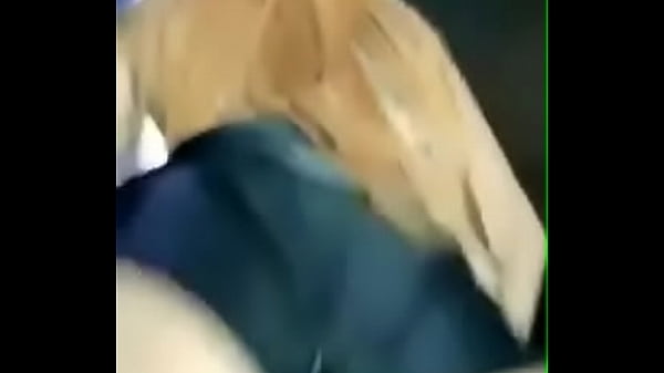 Loira gostosa de shortinho socado dan&ccedil;ando funk - 2020