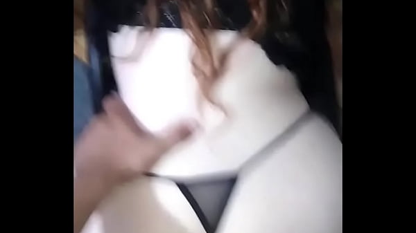 me follo a mi cu&ntilde;ada mientras habla por llamada con su novio pov,amateur,videos caseros ,homemade,petite 