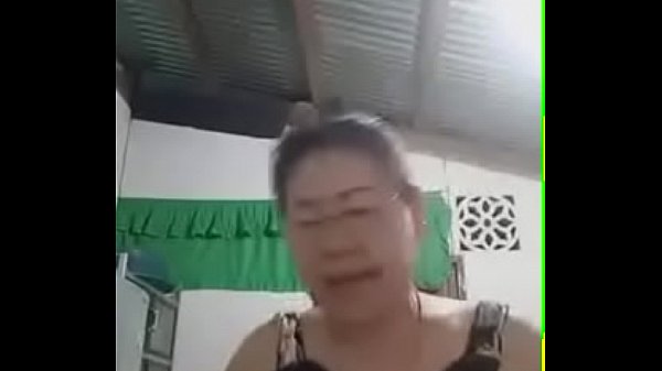 mature thai show tits and pussy