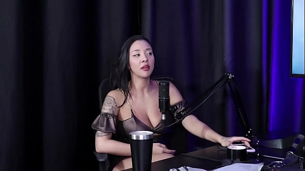 No fetiche ele gosta de bater, mas n&atilde;o pra machucar, e em uma cidade, ficava na porta escondido ouvindo baterem punhetas - Paulo Avelar (Tiv Models) (SHEER/RED)