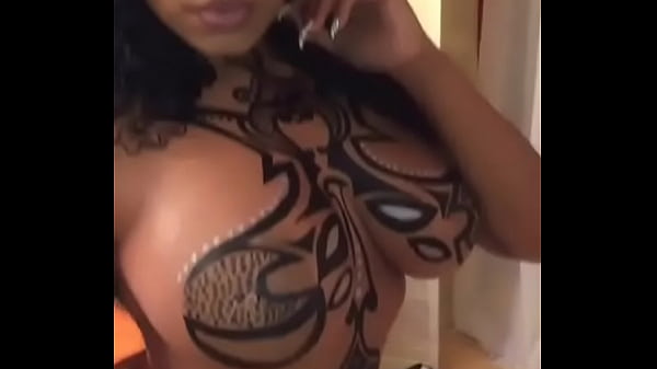 MORENA GOSTOSA COM CORPO PINTADO DA BUNDA GRANDE