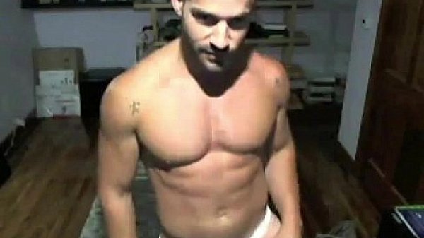 Gay : Superbe homme en Cam