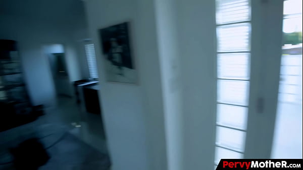 Clever Stepmom Awaited her Stepson on the Washing Machine 