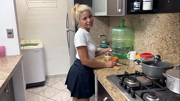 Mi Hermosa Hijastra necesita una Leccion