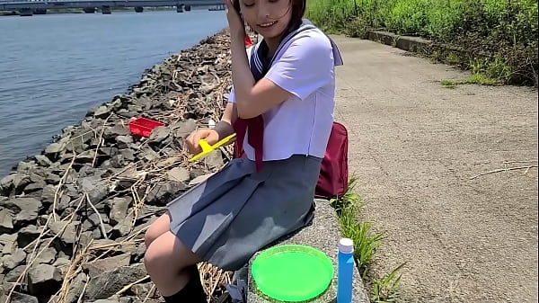 おまんこズコズコ。ボーイッシュ女子○生（18）。発情しまくり中出しおせっせ。ハメ撮り 制服 素人 中出し 個人撮影 美女 フェラチオ 可愛い 生ハメ