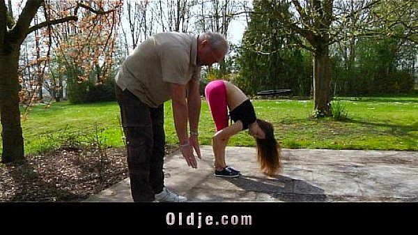 Hunk senior fucks real cute teen