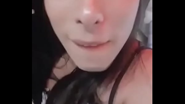 culona trans, lo deja que se lo hechen dentro