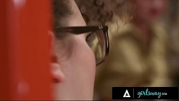 LEG TRIBBING OF HOT WHITE SEX GODDESS BY A BLACK GIRL & BRUNETTE GIRL THEN EATS HER OUT FROM BELOW WHILE TRIBBED face riding like bronco  