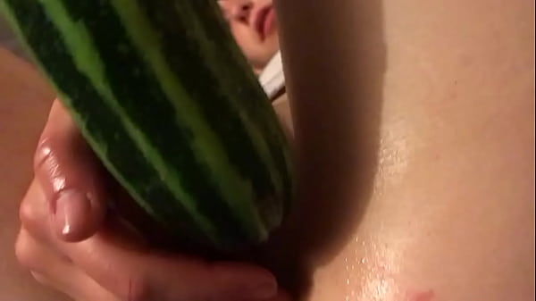 Stretched pussy and grip