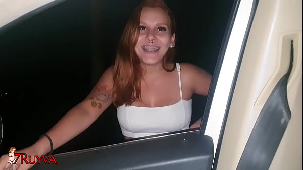 Essa puta safada da para todo mundo sem camisinha