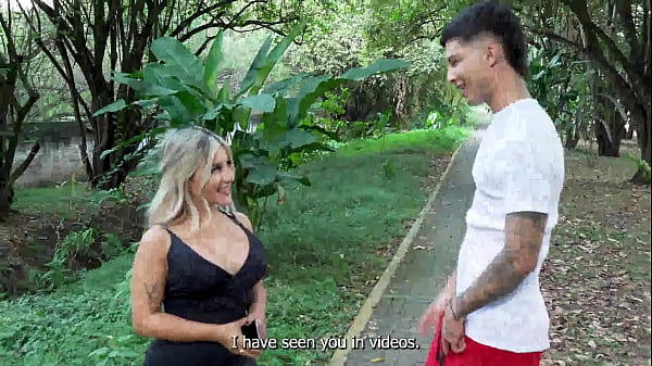 I fuck a stranger in public and he cums in my mouth... I hope no one saw us! Naty Delgado