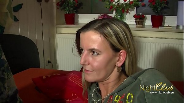 Junges Teen in der Bar klar genmacht