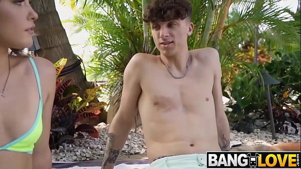 Sex Tape at the Pool Lagoon Daisy Phoenix, Ethan Seek